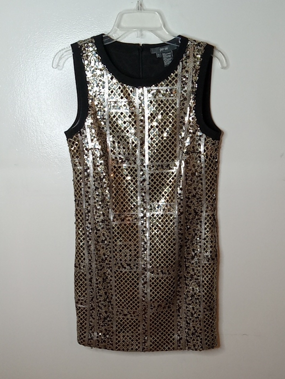 Per Se Women's Size 4 Black and Gold Sequin Sheath Dress. Classy, Party, Fun